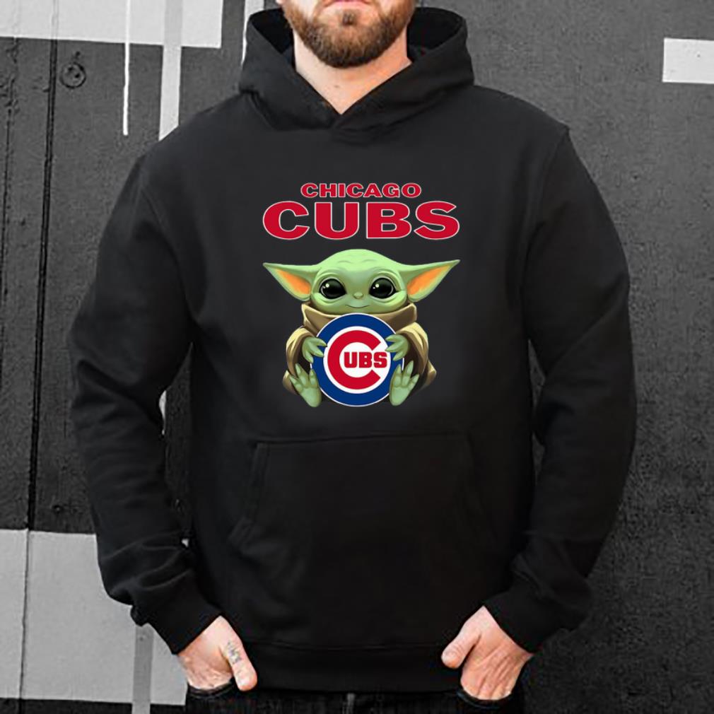 Baby Yoda hug CHicago Cubs shirt Baby Yoda hug CHicago Cubs shirt 4 - Baby Yoda hug CHicago Cubs shirt