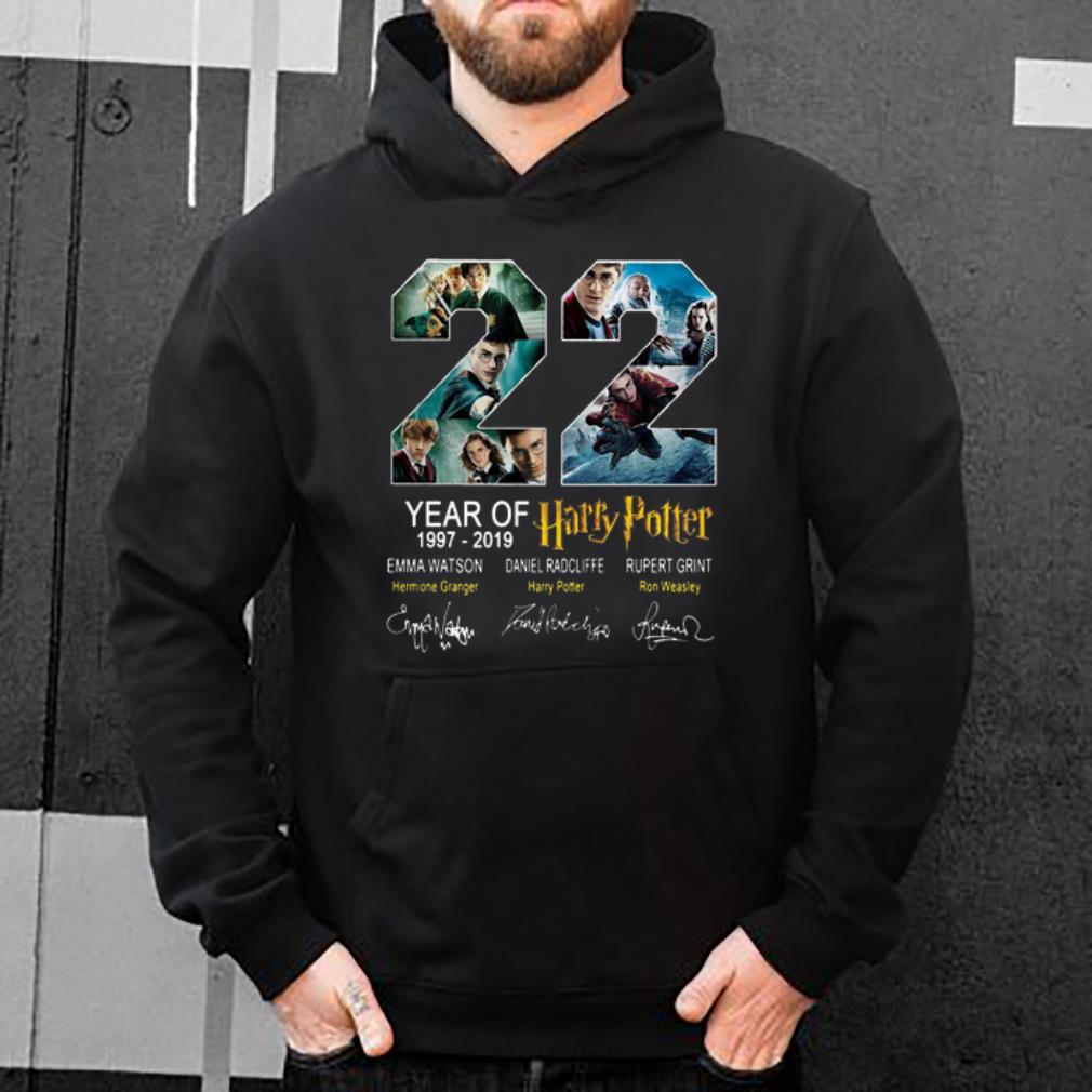 Nice 22 Years Of Harry Potter Daniel Radcliffe Emma Watson Signature shirt 4 - Nice 22 Years Of Harry Potter Daniel Radcliffe Emma Watson Signature shirt