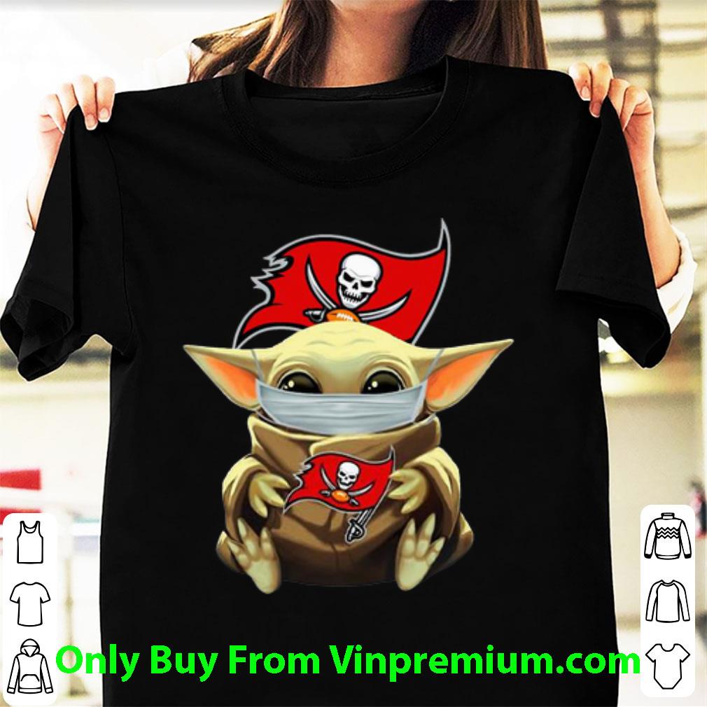 Official Star Wars Baby Yoda Face Mask Hug Tampa Bay Buccaneers shirt