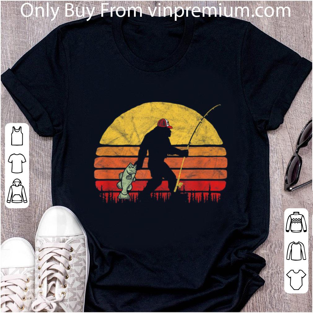 Awesome Fishing Bigfoot In Trucker Hat Vintage Retro shirt