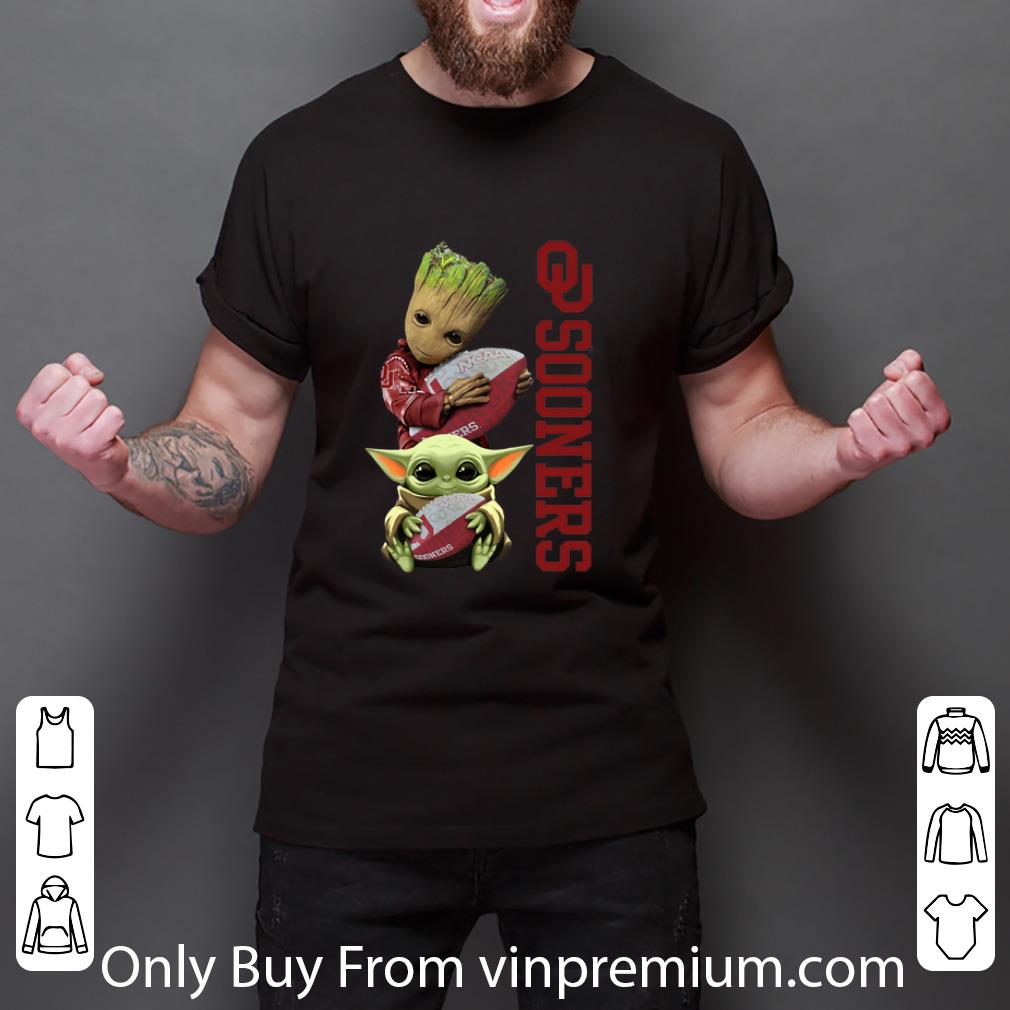 Top Baby Groot And Baby Yoda Hug Oklahoma Sooners shirt Top Baby Groot And Baby Yoda Hug Oklahoma Sooners shirt