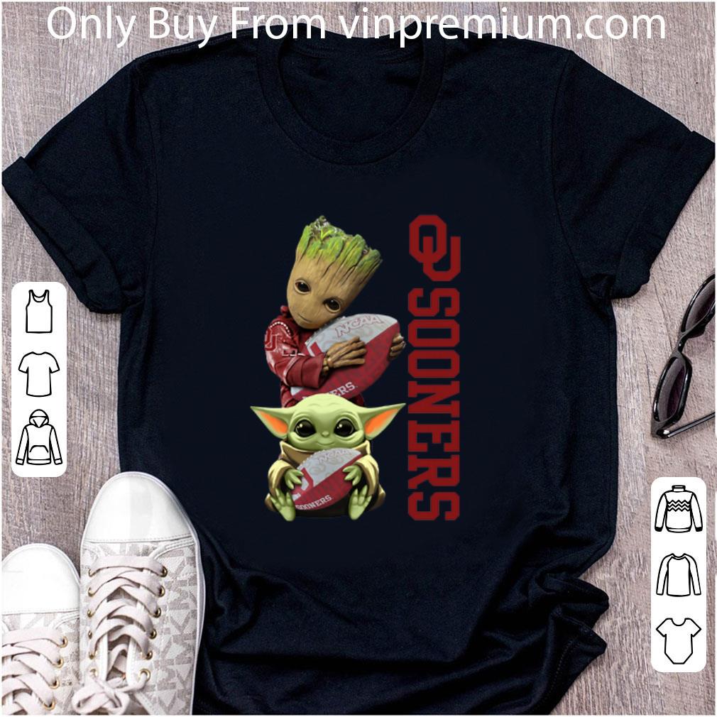Top Baby Groot And Baby Yoda Hug Oklahoma Sooners shirt Top Baby Groot And Baby Yoda Hug Oklahoma Sooners shirt