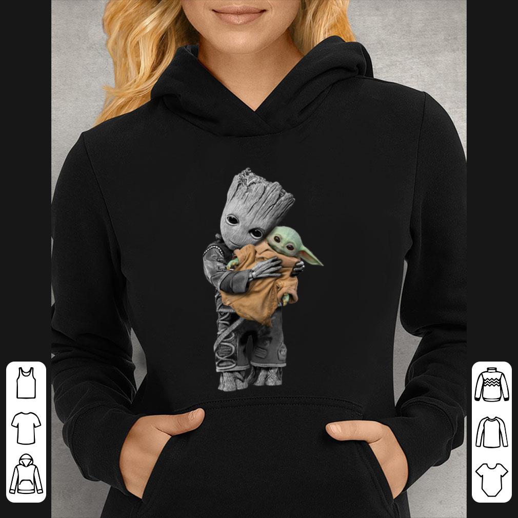 daaefd33 top baby groot hug baby yoda mandalorian shirt 4 - Top Baby Groot hug Baby Yoda Mandalorian shirt