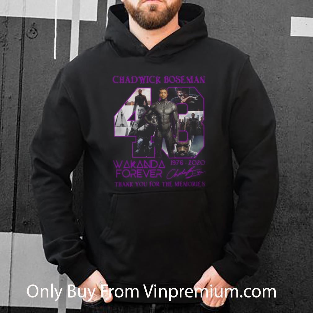 569d873f official chadwick boseman 43 wakanda forever 1976 2020 signature thank you for the memories shirt 4 - Official Chadwick Boseman 43 Wakanda Forever 1976 2020 Signature Thank You For The Memories shirt
