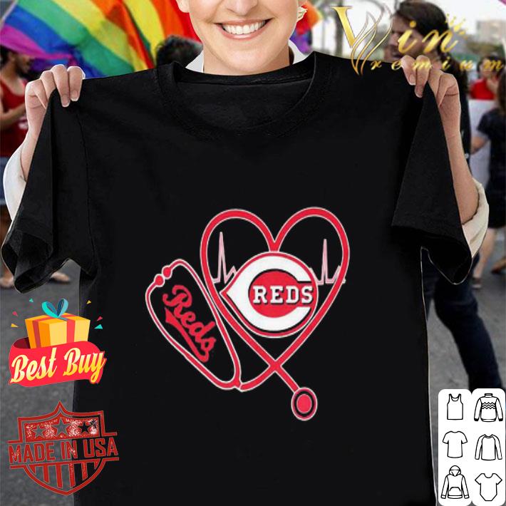 Love Cincinnati Reds Stethoscope Heartbeat nurse shirt