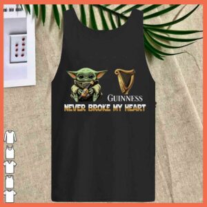 Best Baby Yoda Hug Guinness est 1759 Never Broke My Heart Shirt 2