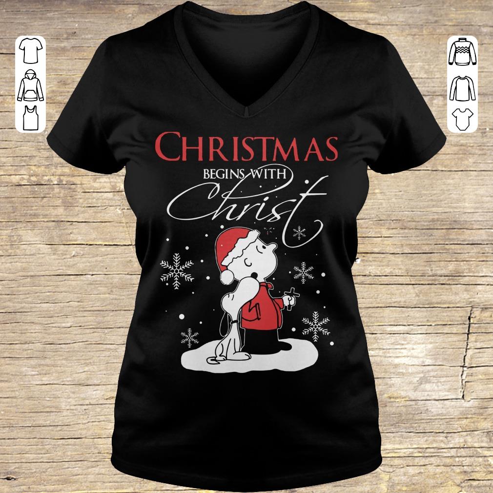 Top Snoopy and Charlie Brown christmas begins with christ shirt Ladies V-Neck