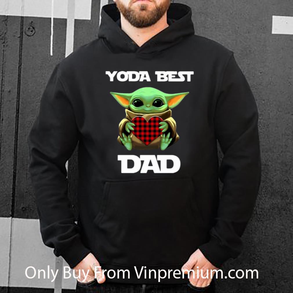Great Star Wars Baby Yoda Hug Heart Best Dad Father's Day shirt
