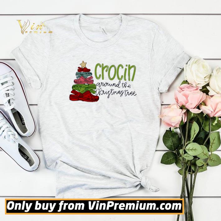 Crocin around the Christmas tree shirt sweater