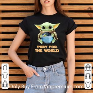 Top Baby Yoda Hugs Earth Pray For The World Coronavirus shirt 2