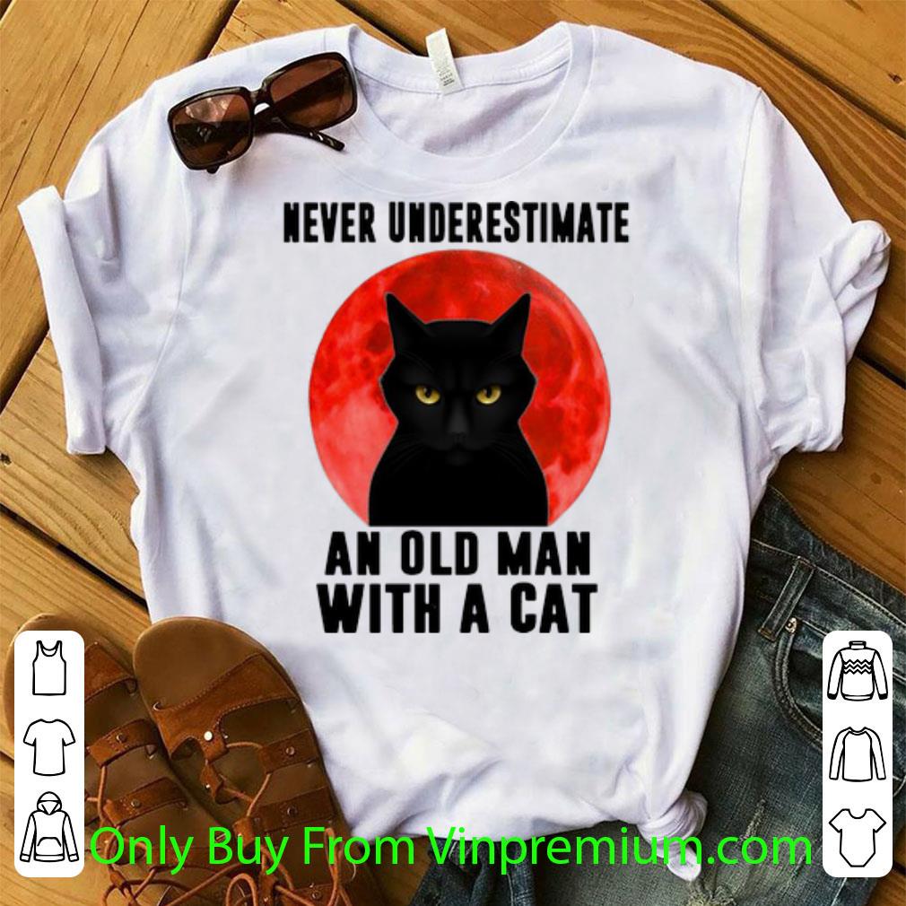 Premium Never Underestimate And Old Man With A Cat shirt