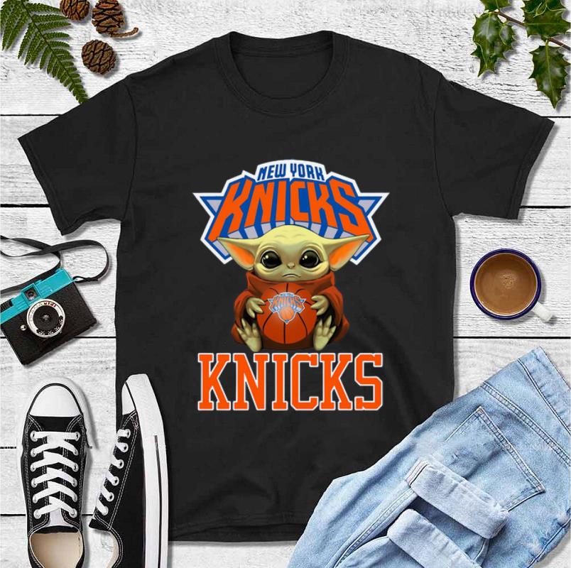 Awesome Baby Yoda Hug New York Knicks shirt 4 - Awesome Baby Yoda Hug New York Knicks shirt