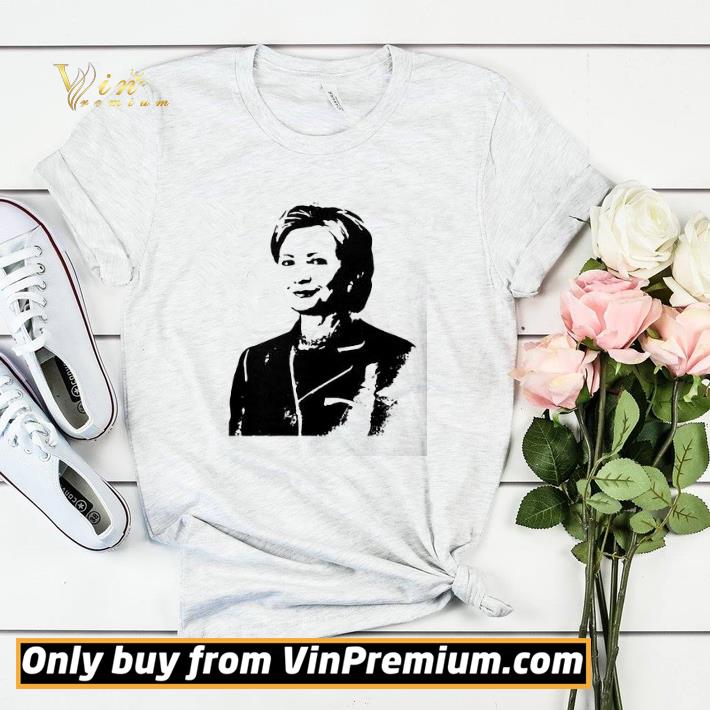 e682d63e elizabeth banks hillary clinton shirt sweater 4 - Elizabeth Banks Hillary Clinton shirt sweater