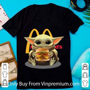 Premium Star Wars Baby Yoda Hug Hamburguesa McDonald’s shirt