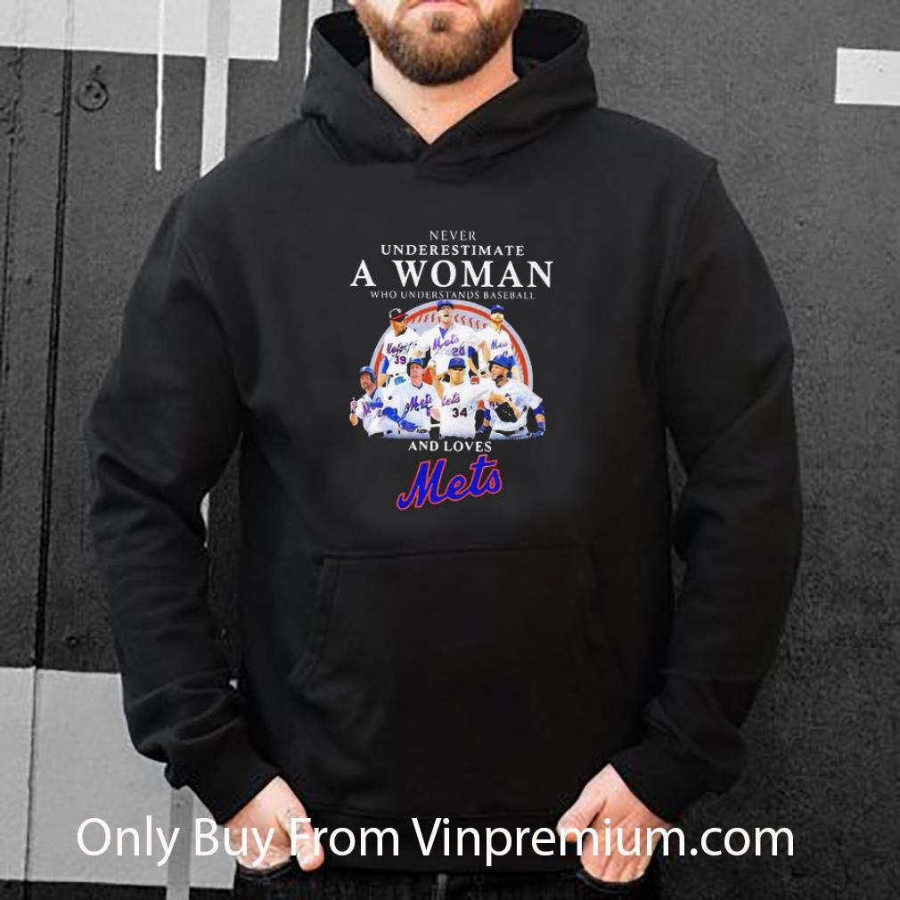 05eca4b2 pretty never underestimate an old woman who understands baseball mets shirt 4 - Pretty Never Underestimate An Old Woman Who Understands Baseball Mets shirt