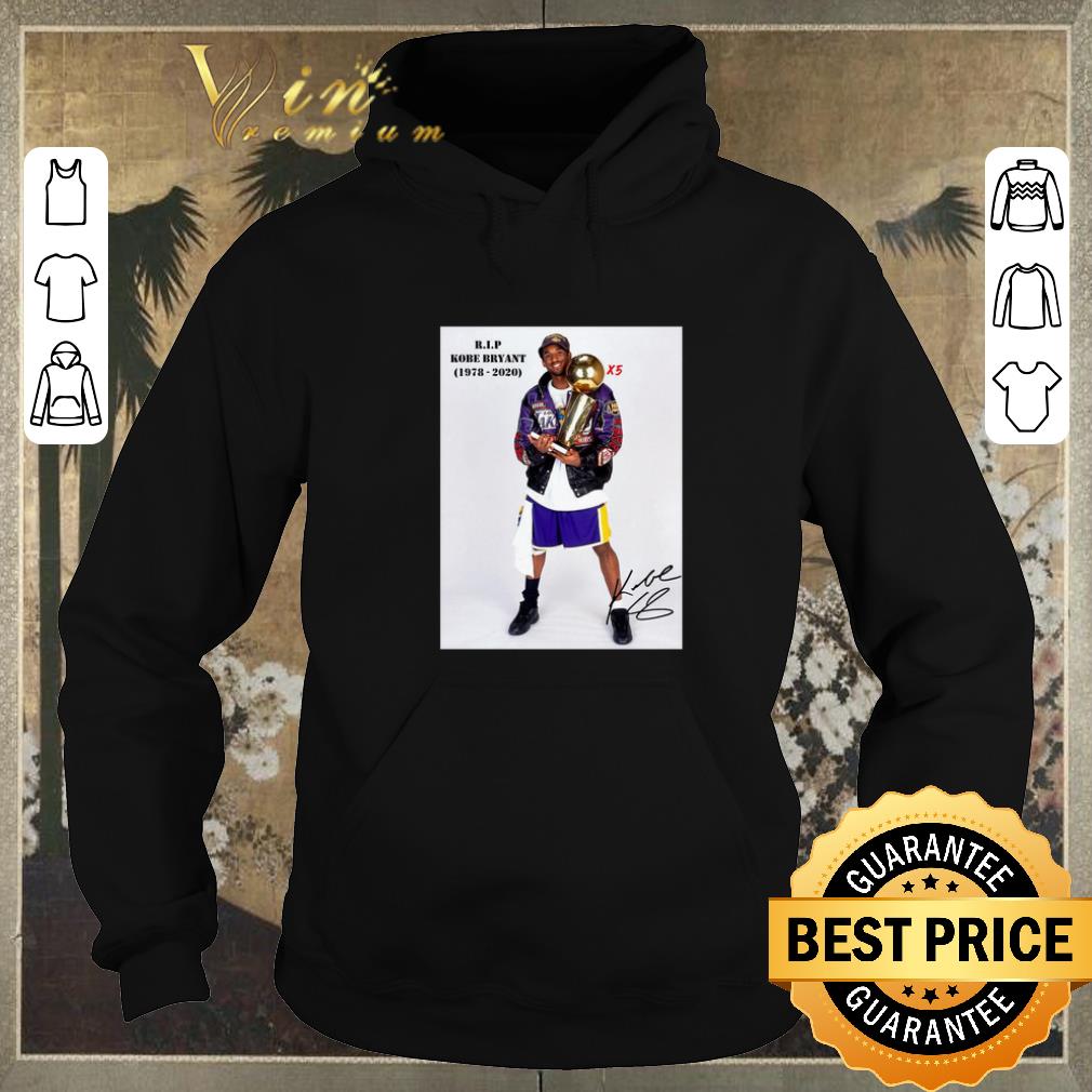Top RIP Kobe Bryant X5 Signature 1978 2020 shirt sweater Top RIP Kobe Bryant X5 Signature 1978 2020 shirt sweater 4 - Top RIP Kobe Bryant X5 Signature 1978 2020 shirt sweater