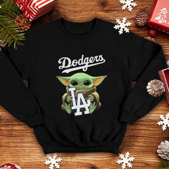 Baby Yoda hug Los Angeles Dodgers Star Wars Mandalorian shirt 4 - Baby Yoda hug Los Angeles Dodgers Star Wars Mandalorian shirt
