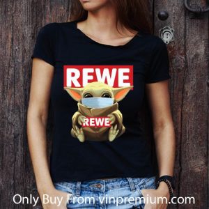 Premium Star Wars Baby Yoda Face Mask Hug Rewe shirt 2