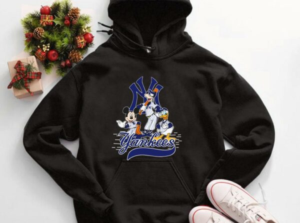 Vintage New York Yankees Mickey Mouse and Friends Shirt
