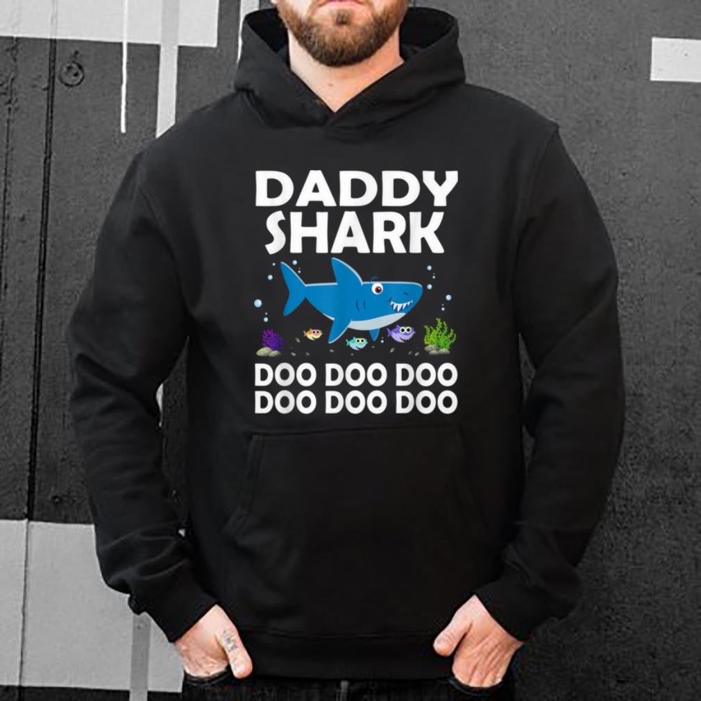 Original Mens Daddy Shark Doo Doo Halloween Christmas Gift shirt
