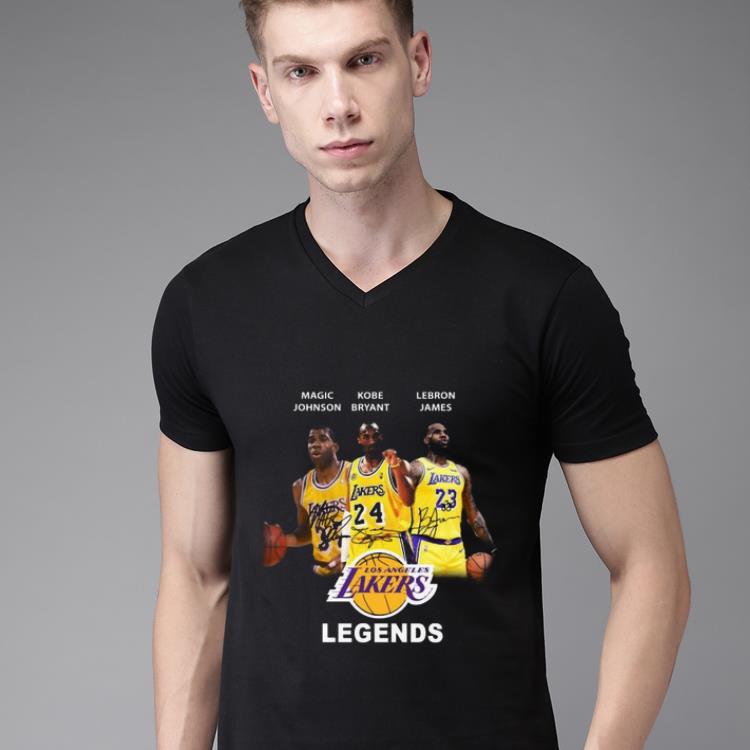 Джеймс харрис саймонс. Футболка с леброна. Джим кирк star trek strange new worlds. Найджел уолтон. S t james.