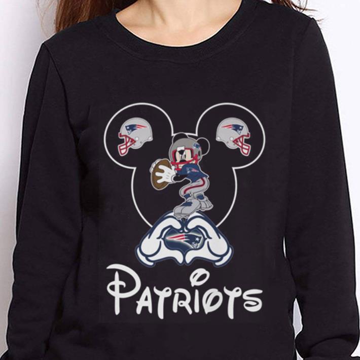 https://cdn.gifteeshirt.com/teesporting/2019/01/Mickey-mouse-Rugby-New-England-Patriots-NFL-shirt_4.jpg