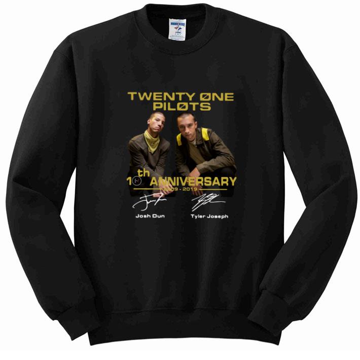 Funny Twenty One Pilots 10th anniversary signatures shirt