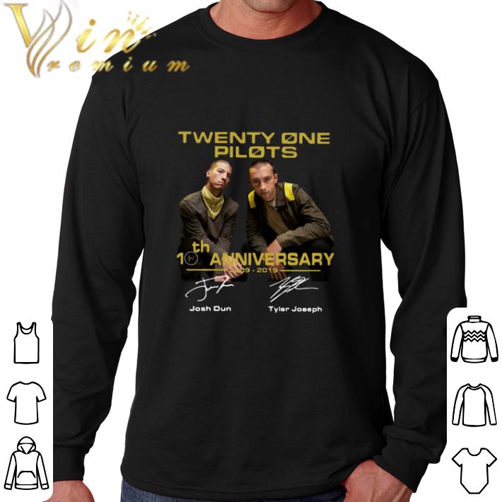 Funny Twenty One Pilots 10th anniversary signatures shirt