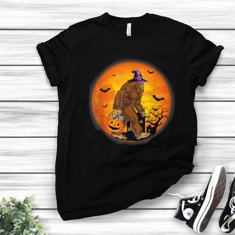 Top Bigfoot Witch With Pumpkin Candy Moon Halloween Costume