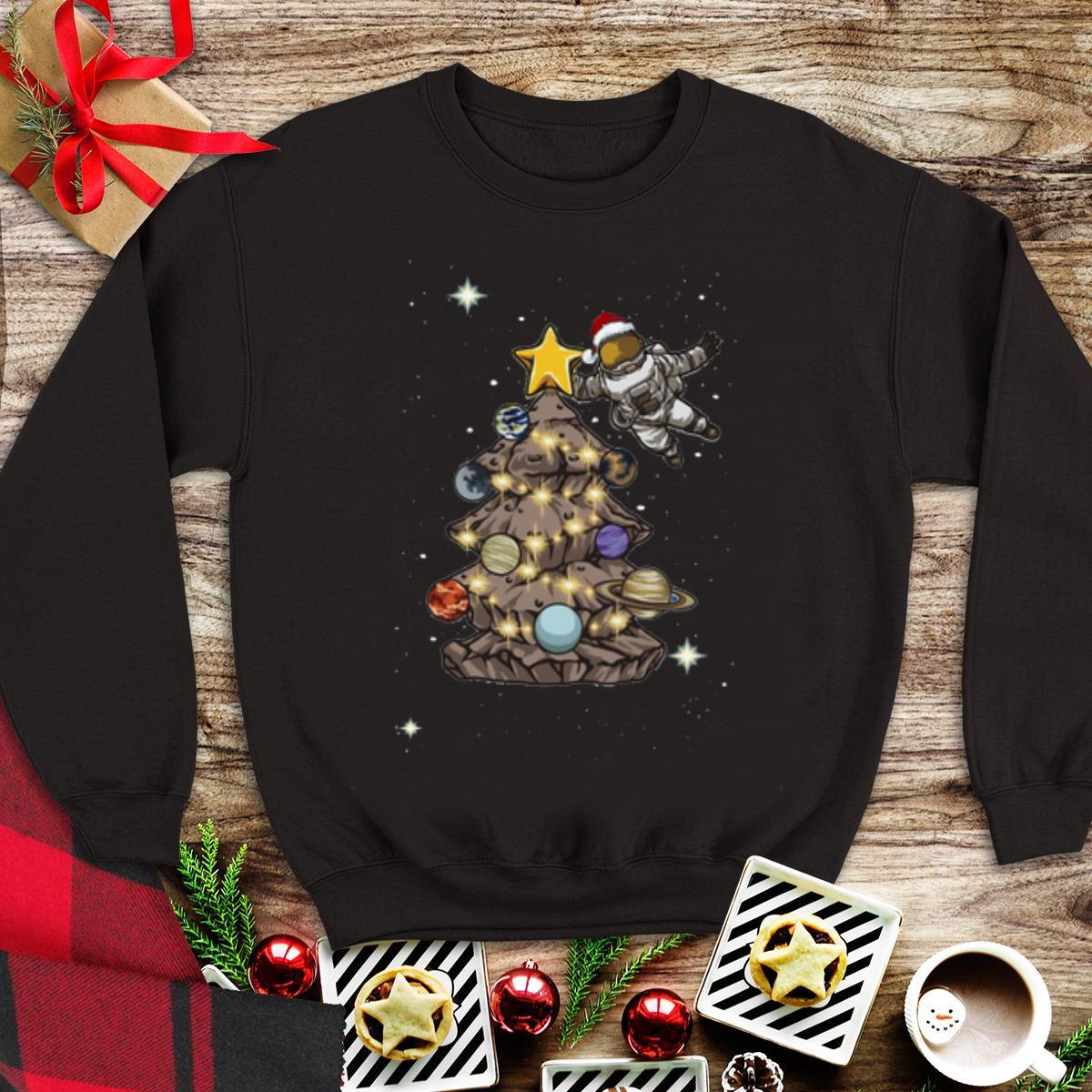 Awesome Astronaut Decorates The Christmas Tree shirt