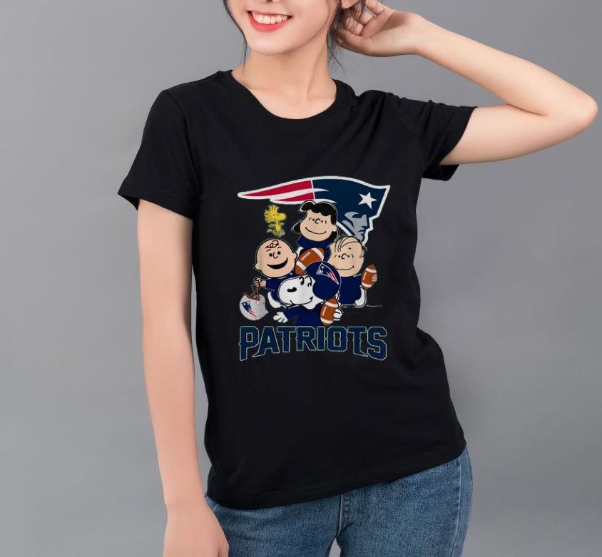 Great New England Patriots Charlie Brown Peanuts shirt
