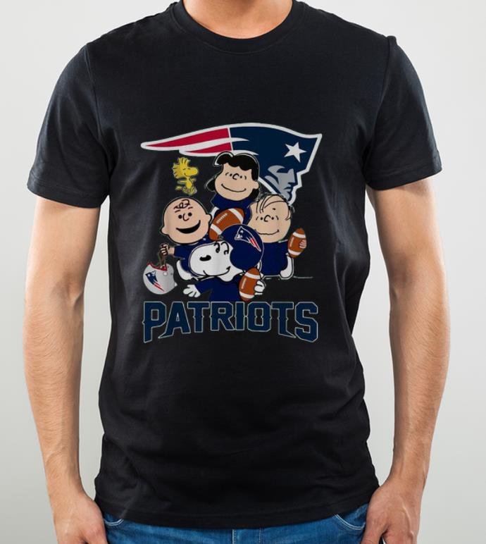 Premium Charlie Brown Peanuts Snoopy New England Patriots shirt