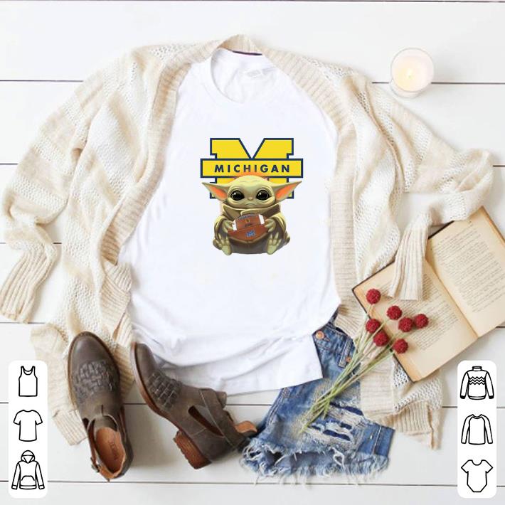 Official Baby Yoda hug Michigan Wolverine Star Wars Mandalorian shirt