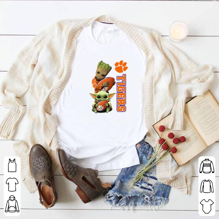 Awesome Baby Groot and Baby Yoda hug Clemson Tigers Star Wars shirt