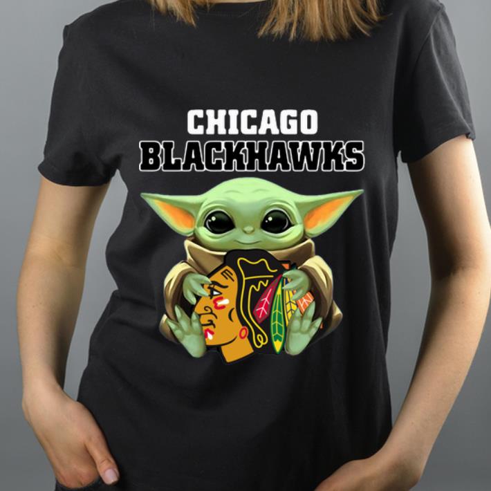 Great Star Wars Baby Yoda Hug Chicago Blackhawks shirt