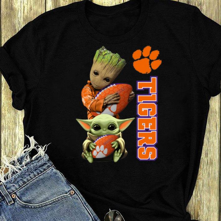 Awesome Baby Yoda And Baby Groot Hug Clemson Tigers shirt