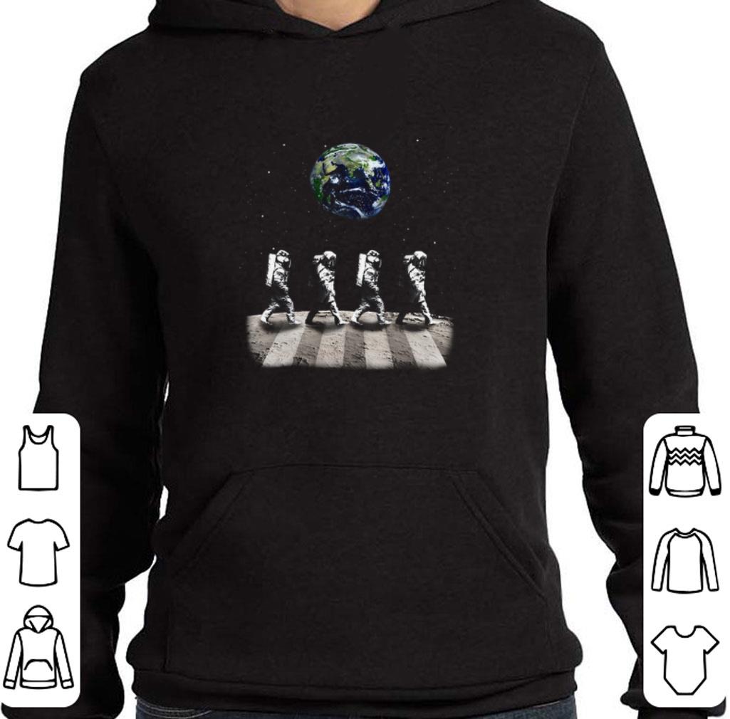 Funny Astronaut Walk On The Moon Abbey Road Earth shirt