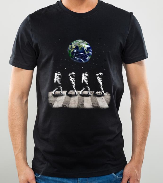 Premium Astronaut Walk On The Moon Abbey Road Earth shirt