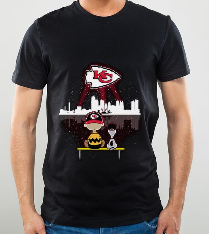 Great Charlie Brown And Snoopy Watching Kansas City Chiefs shirt