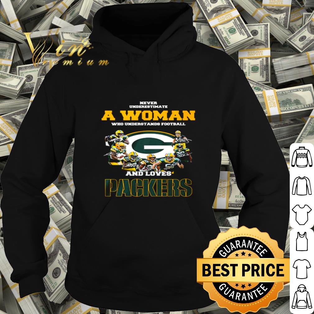 Green Bay Packers signatures Never underestimate a woman shirt