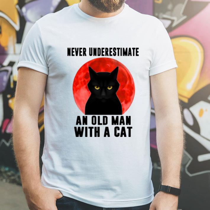 Never Underestimate And Old Man With A Cat shirt