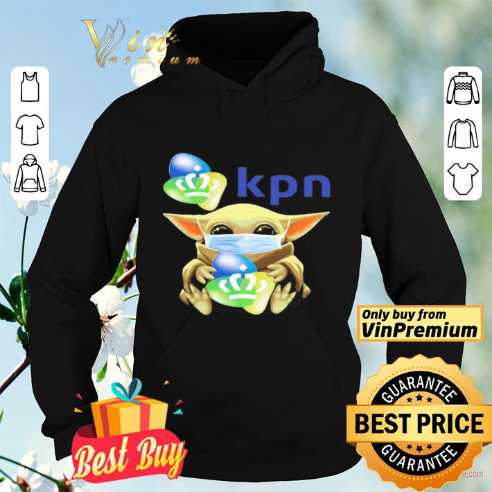 5dd29cd0 baby yoda mask hug kpn shirt 4 - Baby Yoda mask hug KPN shirt