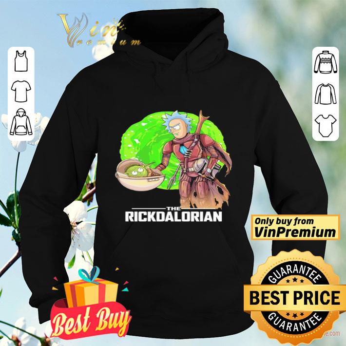 609edb5c rick sanchez hand holding baby yoda the rickdalorian shirt 4 - Rick Sanchez hand holding Baby Yoda The Rickdalorian shirt