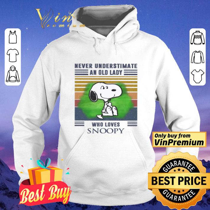 Never Understimate An Old Lady Who Loves Snoopy Vintage shirt