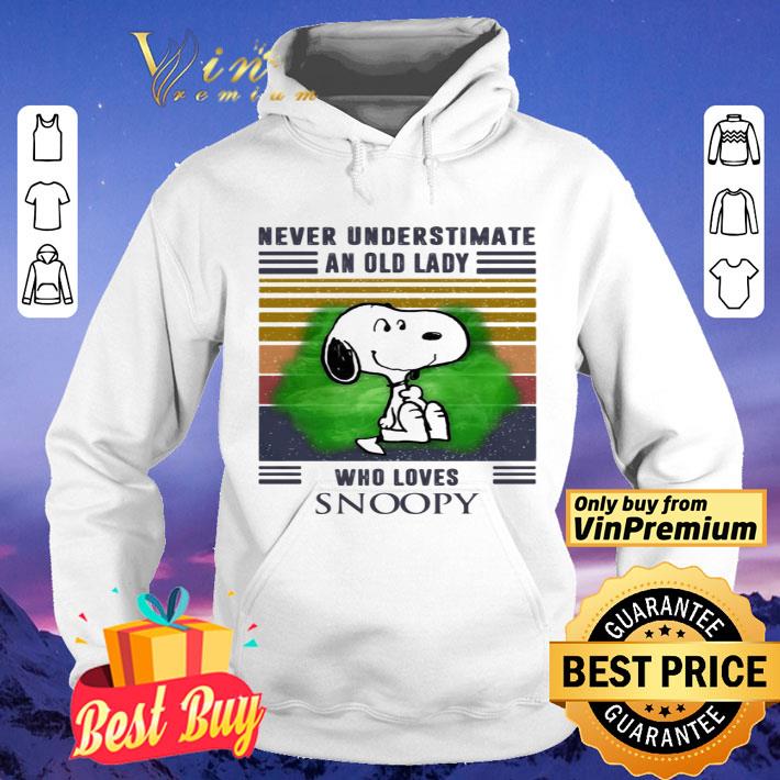 never underestimate an old lady who loves snoopy vintage retro shirt