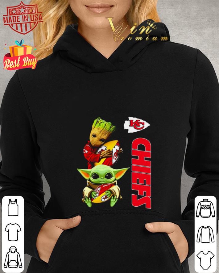baby yoda and baby groot hug kansas city chiefs shirt baby yoda and baby groot hug kansas city chiefs shirt 2