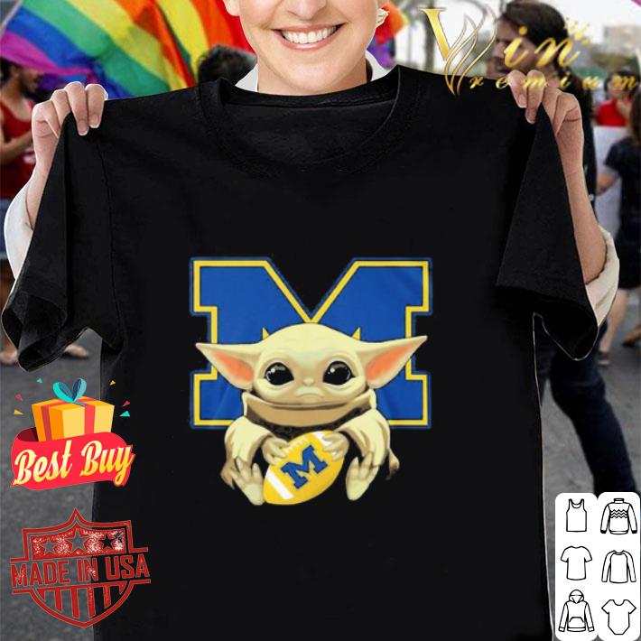 Baby Yoda hug Michigan Wolverines Star Wars shirt