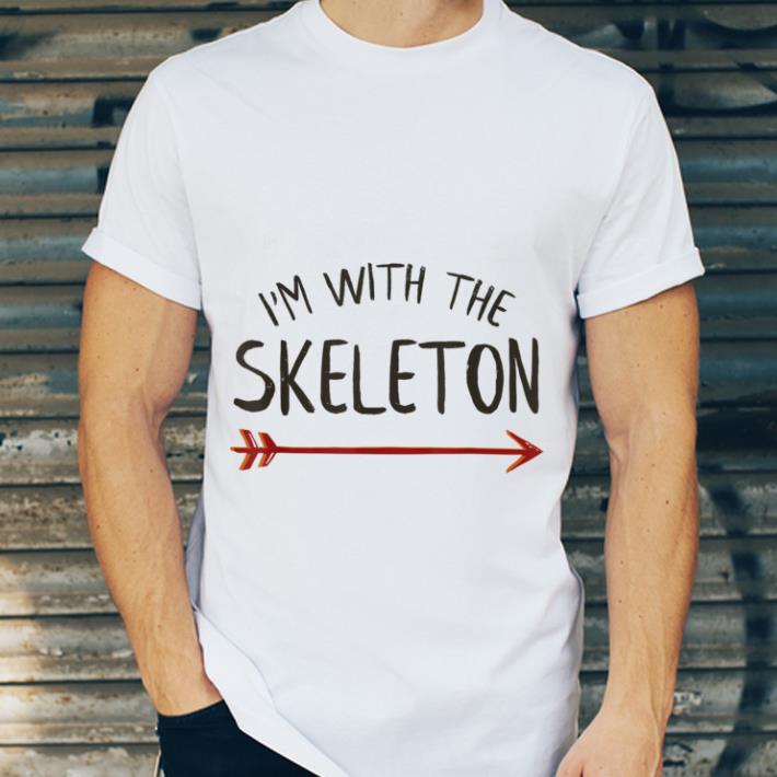 Top Im with the Skeleton Simple Halloween Costume Mom Dad shirt