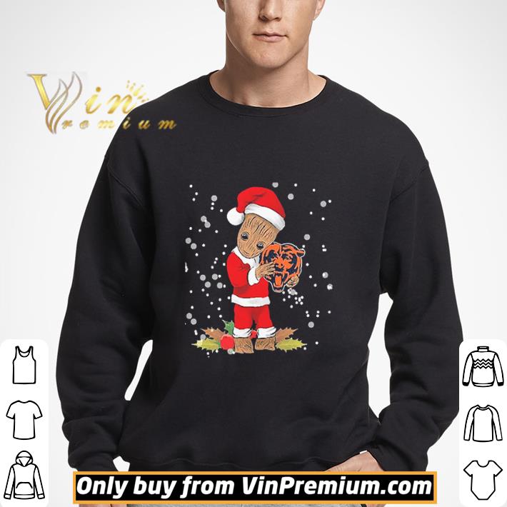 Santa Baby Groot Hug Chicago Bears Christmas shirt