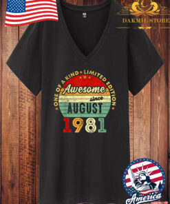 VINTAGE 40th Birthday Shirt born in August 1981 V Neck